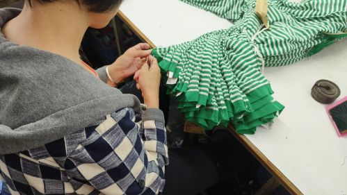 atasan rajutan dipesan lebih dahulu di Tiongkok, sweter permadani oem