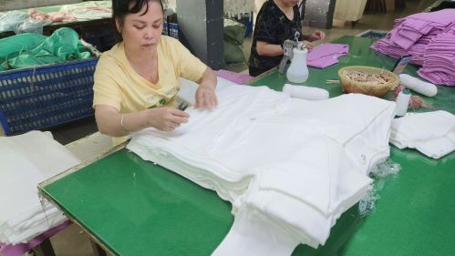 नापने के लिए बनाए गए कार्डिगन, कश्मीरी कश्मीरी स्कर्ट निर्माता