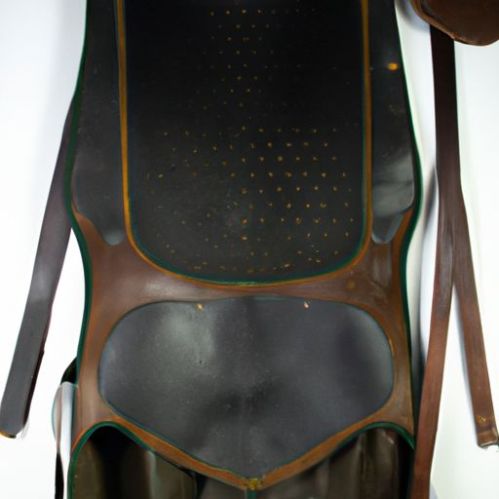 Gambali completi da equitazione con design in vera pelle realizzati su misura Prodotti per l'equitazione disponibili in chaps in pelle nera e marrone Mezza equitazione
