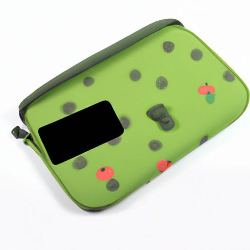 适用于 Nintendo Switch Lite 和游戏配件 Green Forest PU 硬壳携带的便携式超薄旅行便携包