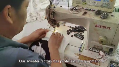 Herstellungsunternehmen für Pullover mit roten Strasssteinen, maßgeschneiderte Kaschmir-Seiden-Pullover auf Anfrage
