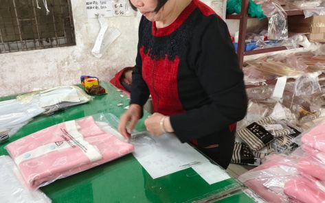 Nhà máy sản xuất áo len chui đầu cotton,áo len cashmere trẻ em nhãn hiệu riêng